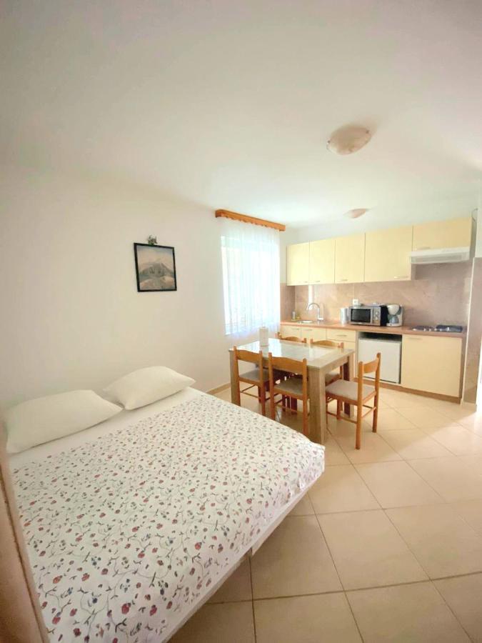 Apartments Mara Orebić Buitenkant foto